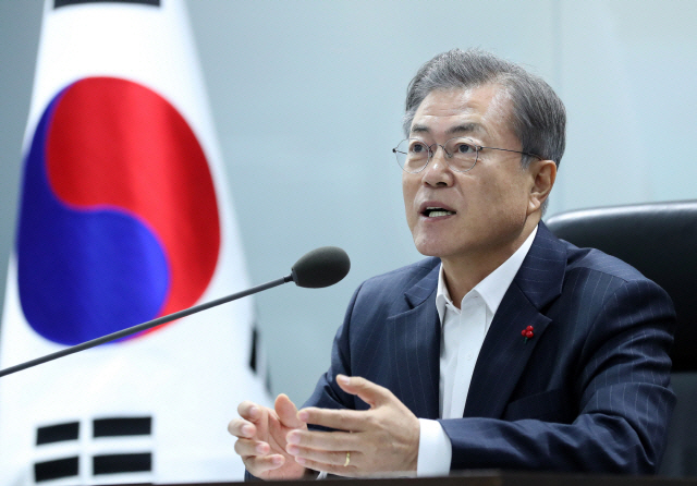 문대통령, 20일 홍남기 경제부총리 경제현안 보고 청취