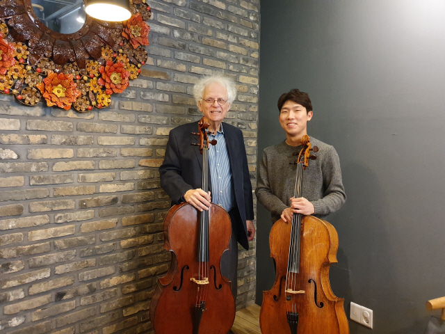 첼리스트 로런스 레서(왼쪽)와 그의 제자 문태국 /사진=김현진 기자