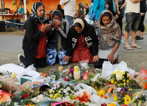 뉴질랜드 총기 테러 희생자 신원 확인 지연…유족들 불만