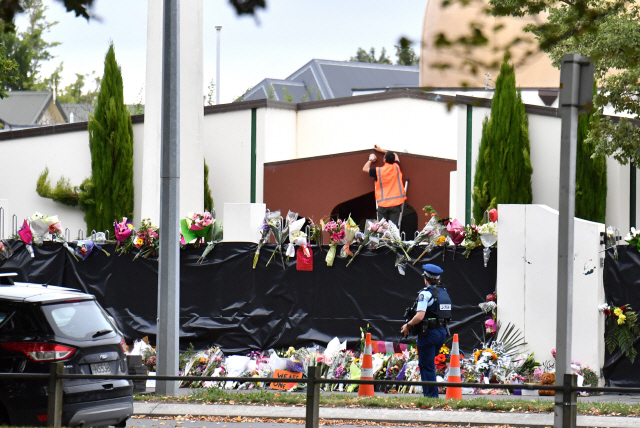 슬픔 딛고 뉴질랜드 모스크 다시 문연다