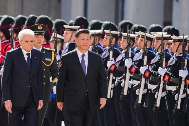 伊 방문한 시진핑, 일대일로 협력 강화