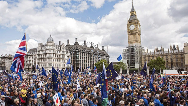 런던서 수십만명 브렉시트 반대 행진 '국민투표 요구'