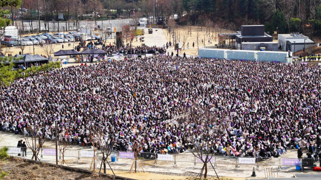 지난 23일 열린 ‘아미 유나이티드 인 서울(ARMY UNITED in SEOUL)’행사에 방탄소년단 공식 팬클럽 ‘아미’1만 명이 모여있다. /사진제공=빅히트엔터테인먼트