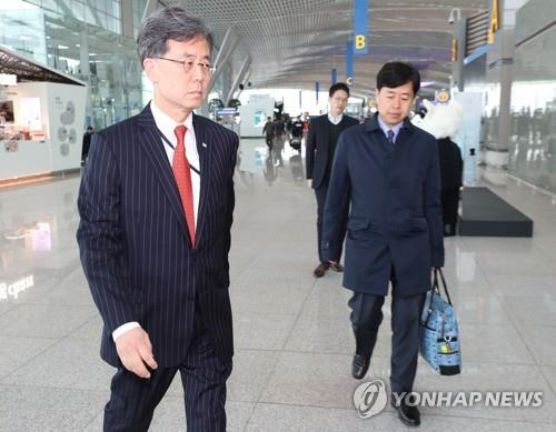 김현종 방미 출국, 한미정상회담 세부 의제 논의 '톱다운 프로세스 모색'
