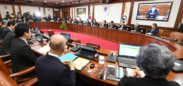 이낙연 국무총리 주재로 열린 국무회의