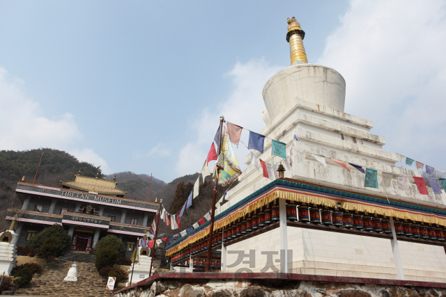 전남 보성의 대원사에 있는 티베트 불탑.