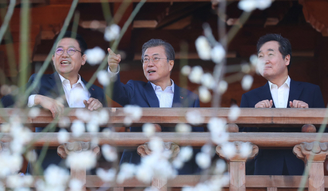 文 “중국인 관광 급감 뼈아파” 업계 “임금·비용 올라 경영 어려움”(종합)