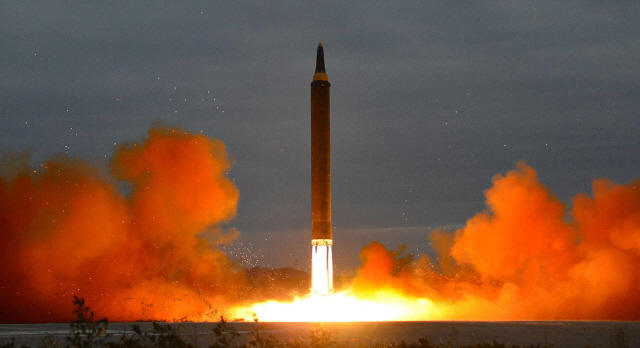 미국의 한 사령관이 북한의 대륙간탄도미사일(ICBM) 생산과 실전 배치가 임박했으며 이는 미국 본토를 공격하기 위함이라고 말했다./연합뉴스