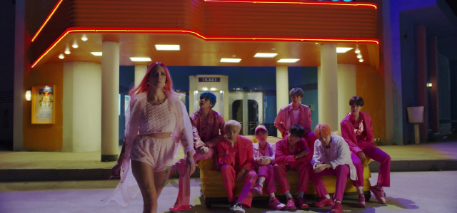 가수 할시가 등장한 방탄소년단 새 앨범의 타이틀곡 ‘작은 것들을 위한 시 (Boy With Luv)’ 티저의 한 장면 /사진제공=빅히트엔터테인먼트