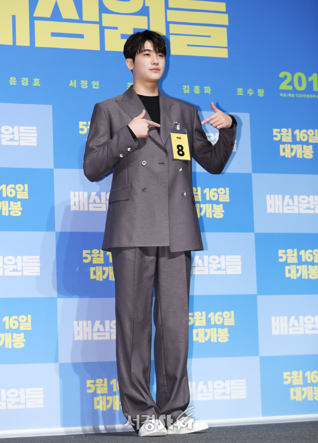배우 박형식이 8일 서울 강남구 압구정로에 위치한 CGV 압구정에서 열린 영화 ‘배심원들’ 제작보고회에 참석하고 있다.