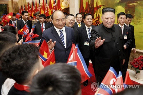 직항 개설, 대사 교체…밀월 강화하는 북한-베트남