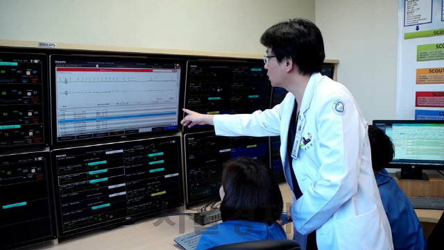 인천 메디플렉스 세종병원은 뷰노와 입원환자의 혈압·맥박·호흡수·체온을 모니터링해 심정지 발생 위험도를 알려주는 인공지능 소프트웨어(AI SW)를 개발해 임상에서 효과를 보고 있다.  /사진제공=메디플렉스 세종병원
