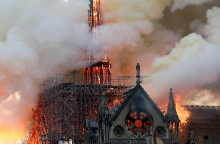 '인류유산 불탔다'…전세계 '노트르담 화재'에 충격
