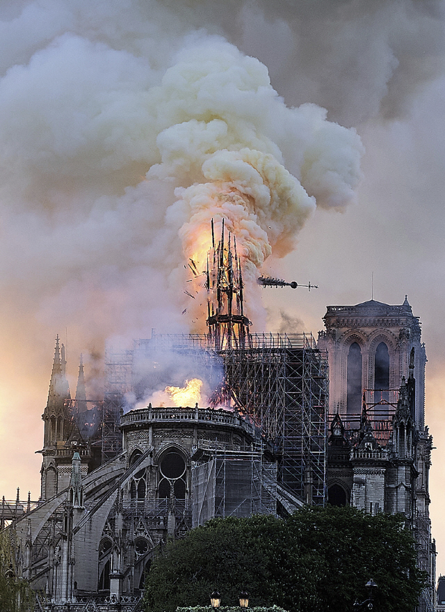 [사진]佛 노트르담 대성당 화재…856년 앗아간 '1시간'