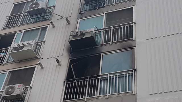 '불이야' 고함친 뒤 흉기…진주 아파트 2층에서 무슨 일 있었나(종합2보)