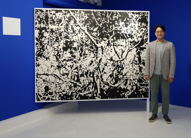 한국화가 장재록의 개인전이 5월2일까지 유엠갤러리에서 열린다. /조상인기자
