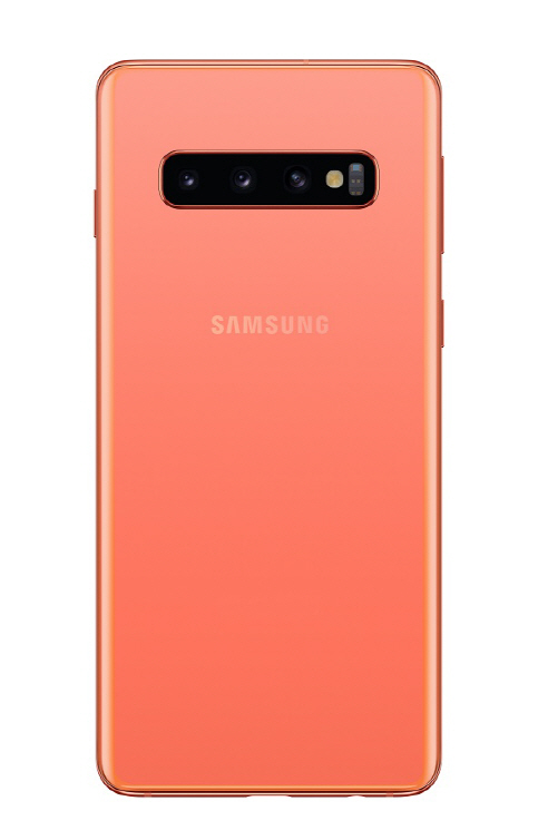 삼성전자 갤럭시 S10 플러스의 ‘플라밍고 핑크’ 색상 /사진제공=삼성전자