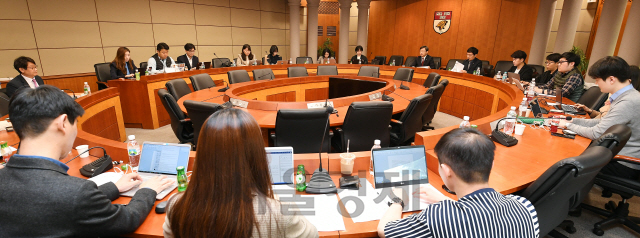 정진택 고려대학교 신임 총장이 22일 서울 성북구 안암로 고려대에서 학교 발전 계획을 발표하고 있다./오승현기자 2019.4.22