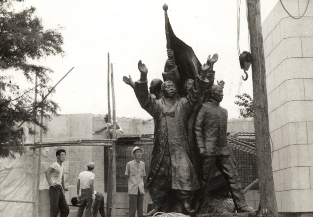 1963년 김종영이 처음 제작하던 ‘3·1독립선언기념탑’의 모습. /사진제공=김종영미술관