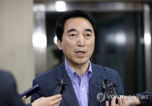 박수현 국회의장 비서실장 '정치가 언제까지 이래야 하나'