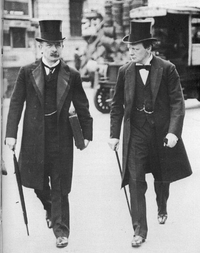 영국 ‘국민 예산’ 통과의 주역인 로이드 조지(왼쪽) 재무장관과 윈스턴 처칠 당시 상무장관.