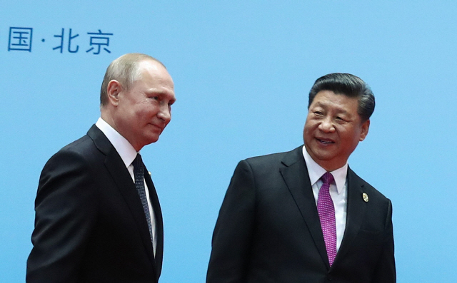 지난 27일 베이징 일대일로 포럼에서 만난 중국·러시아 정상. /AFP연합뉴스