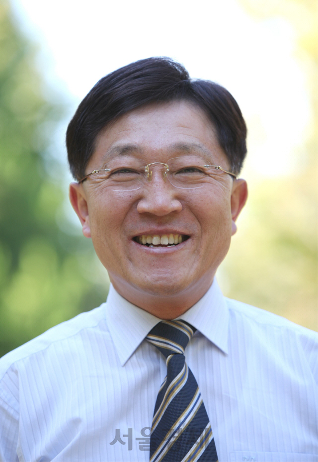 한국기초과학지원연구원 신형식 원장