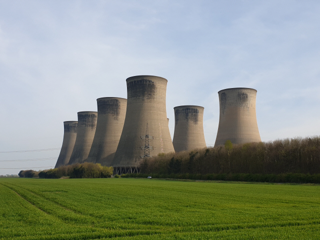 영국 노스워크셔주 셀비에 위치한 에그버러 석탄화력발전소. 40년 넘게 운영됐던 이 발전소는 지난해 가동을 전면 중단했다./셀비=김우보기자