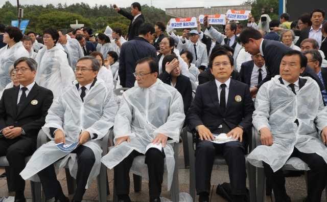 민주 “광주는 민주당 뿌리”…한국 “5·18 민주화 명명은 문민정부 몫”