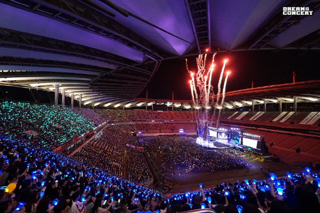 '2019 드림콘서트' 성료, 4만 5천명 관객과 가수들의 완벽한 화합