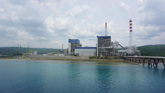 대림산업이 계통병입을 완료한 필리핀 최초의 초임계압 방식의 산 부에나벤튜라 석탄화력발전소 전경./사진=대림산업