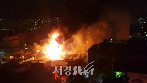 부산 선박 수리업체 화재, 6개 업체 태우고 1시간만에 진화