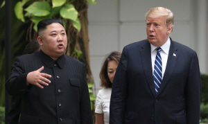 김정은(왼쪽) 북한 국무위원장과 도널드 트럼프 미국 대통령. /로이터연합뉴스