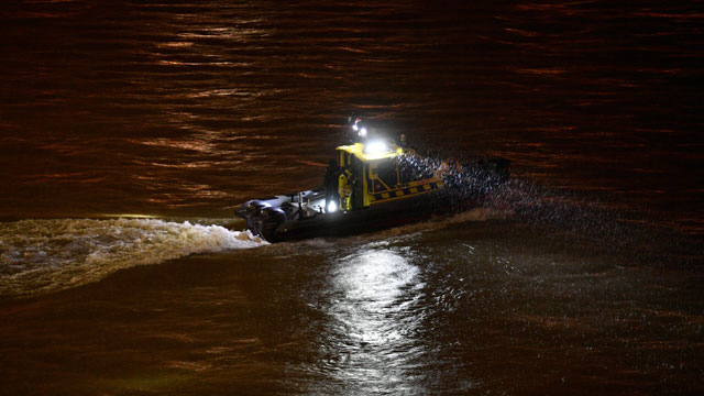 헝가리 부다페스트 다뉴브강에서 침몰한 유람선에 한국 관광객 33명이 탑승 중이었으며 이중 최소 7명이 사망한 것으로 외교부는 밝혔다. /EPA=연합뉴스
