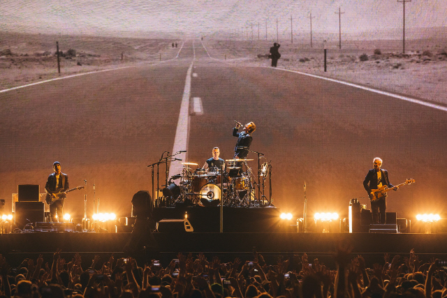 공연을 펼치고 있는 U2 ⓒ Danny North /사진제공=라이브네이션코리아
