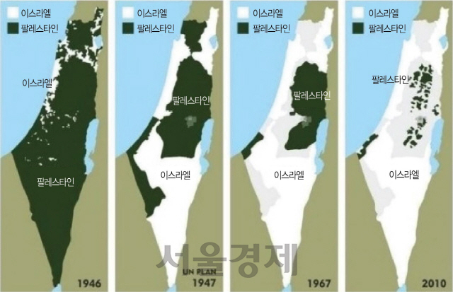이스라엘과 팔레스타인은 서로 다른 주장을 통해 영토 분쟁을 이어가고 있다. 지도(왼쪽에서 첫번째)는 이스라엘이 로마제국의 박해에 쫓겨난 이후 팔레스타인인들이 문제의 땅을 장악한 모습을 보여주고 있는 반면 또 다른 지도(왼쪽에서 네번째)는 이스라엘이 미국의 무기 지원을 통해 팔레스타인인들을 쫓아낸 후 이스라엘인들이 장학한 모습을 보여주고 있다