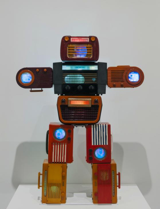 백남준 ‘베이크라이트 로봇(Bakelite Robot)’, 2002년작. /사진출처=테이트(TATE)미술관