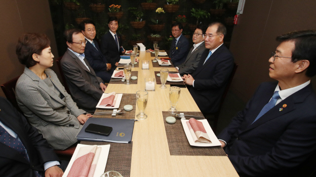 이해찬, 환경장관에 '세종洑 해체 시간갖고 판단해야'