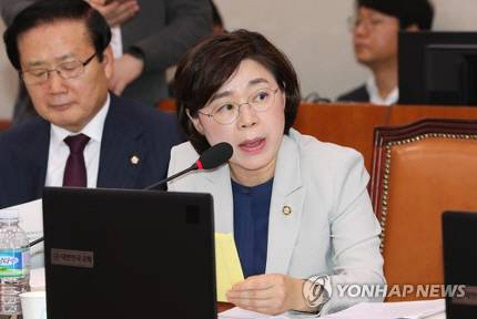 與 단독 국회 가능성에 한국당 '야당 길들이기' 비판