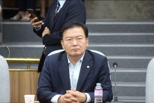 민경욱 '천렵질' 발언에 민주당 '쌍욕보다 저질 막말, 한국당 제정신인가'