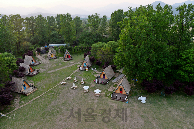 열기구에서 내려다 본 자라섬 캠핑장.