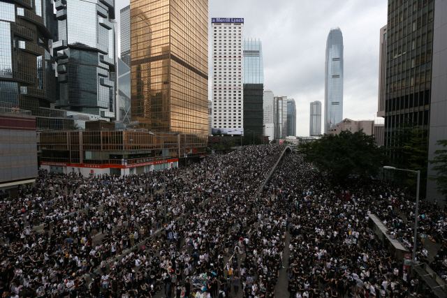 지난 12일 103만 명이 모인 홍콩 시위 장면 / 로이터연합뉴스