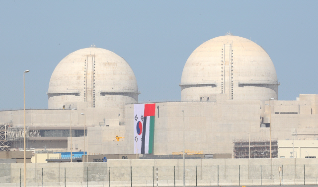 한국이 첫 수출한 UAE 바라카 원전 전경. 정비계약이 이달 말 예정돼 있지만 한국의 단독수주는 힘들 것으로 보인다. /연합뉴스