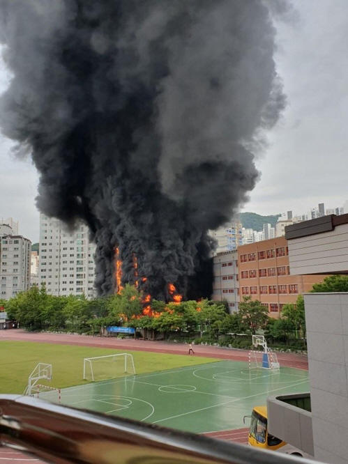 서울 은평구 은명초등학교서 화재…'학생들 모두 무사히 대피 확인'(종합)