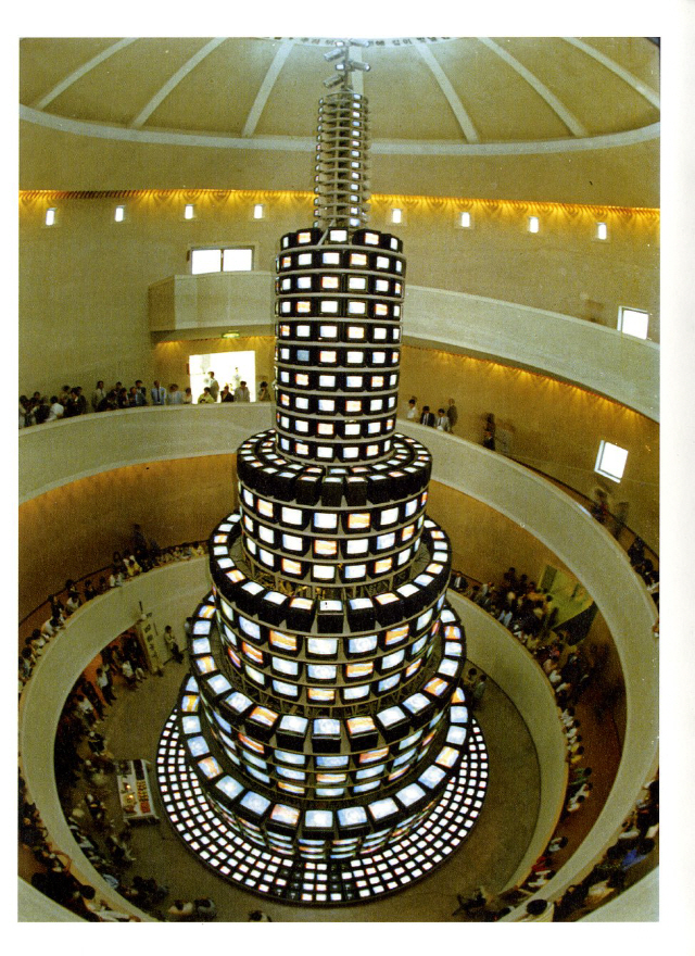 1988년 첫 공개된 당시의 ‘다다익선’ /사진제공=국립현대미술관
