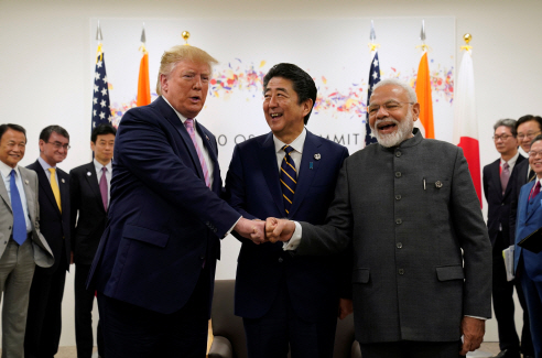 트럼프 “일본·인도와 아주 큰 무역거래 곧 발표”