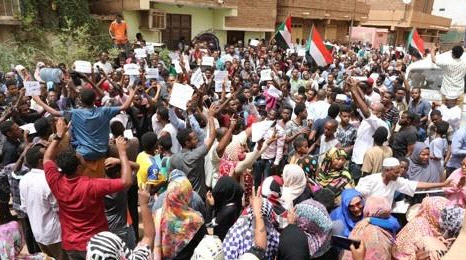 아프리카 수단에서 문민정부 구성을 요구하는 시위대/연합외신=EPA\