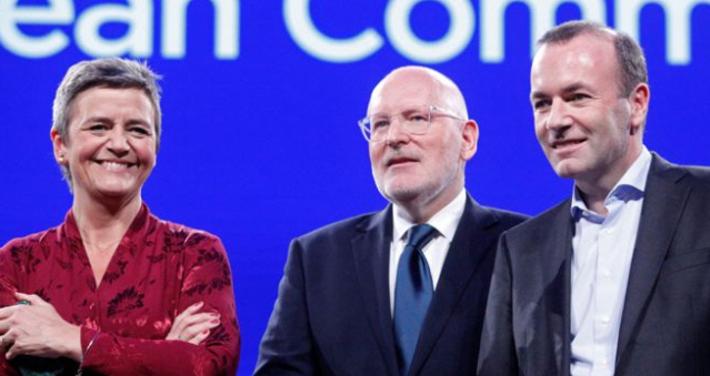 덴마크 출신의 마르그레테 베스타게르(왼쪽부터) EU 경제담당 집행위원, 네덜란드 출신의 프란스 티메르만스 EU집행위 부위원장, 유럽 국민당(EPP) 대표인 독일 출신 만프레트 베버 의원. /BBC캡처