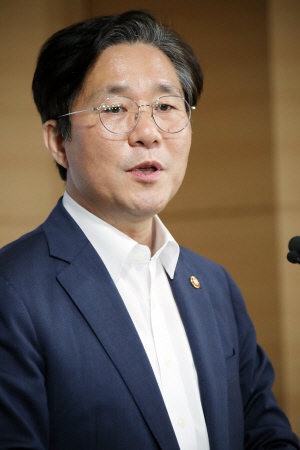 李총리 '아베, 北제재 언급, 안보질서 흔들 위험한 발언'