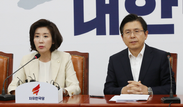 국회의원 줄소환에…민주·정의 ‘여유’ 한국당 ‘불안’